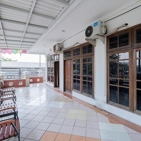 เรดดอร์ซ พลัส แอต กูนังซารี สุราบายา Hotel Kedurus ภายนอก รูปภาพ