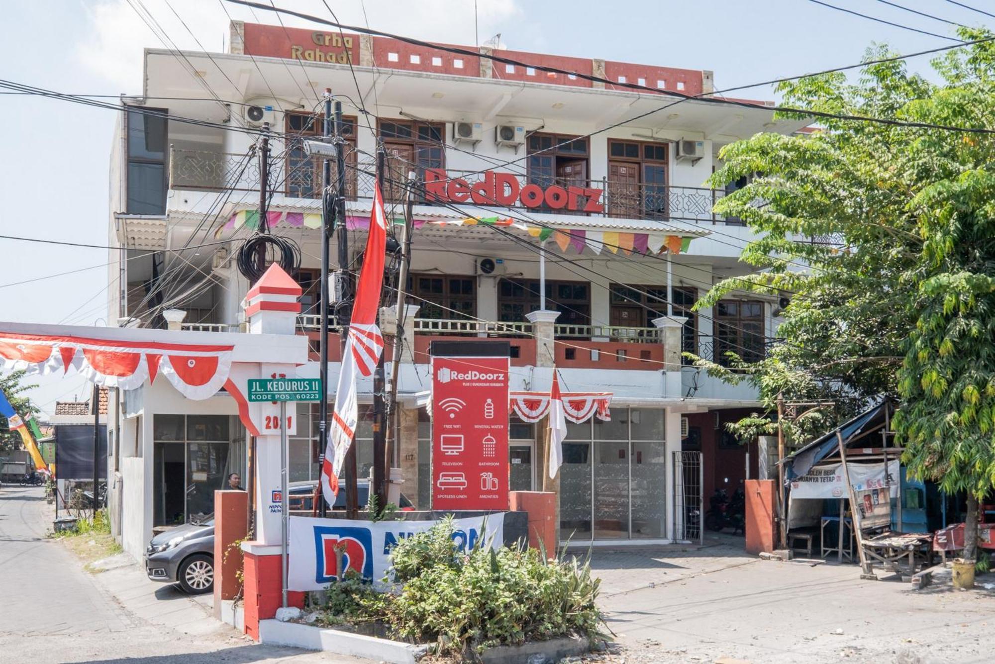 เรดดอร์ซ พลัส แอต กูนังซารี สุราบายา Hotel Kedurus ภายนอก รูปภาพ