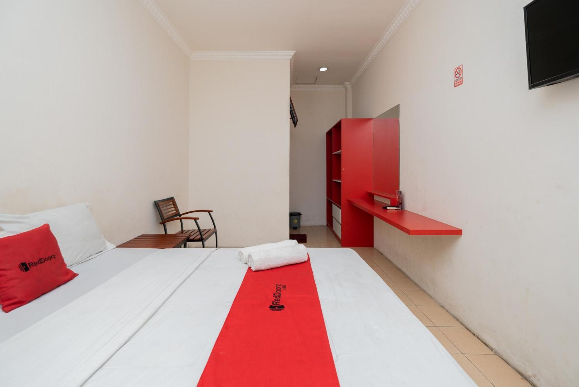 เรดดอร์ซ พลัส แอต กูนังซารี สุราบายา Hotel Kedurus ภายนอก รูปภาพ