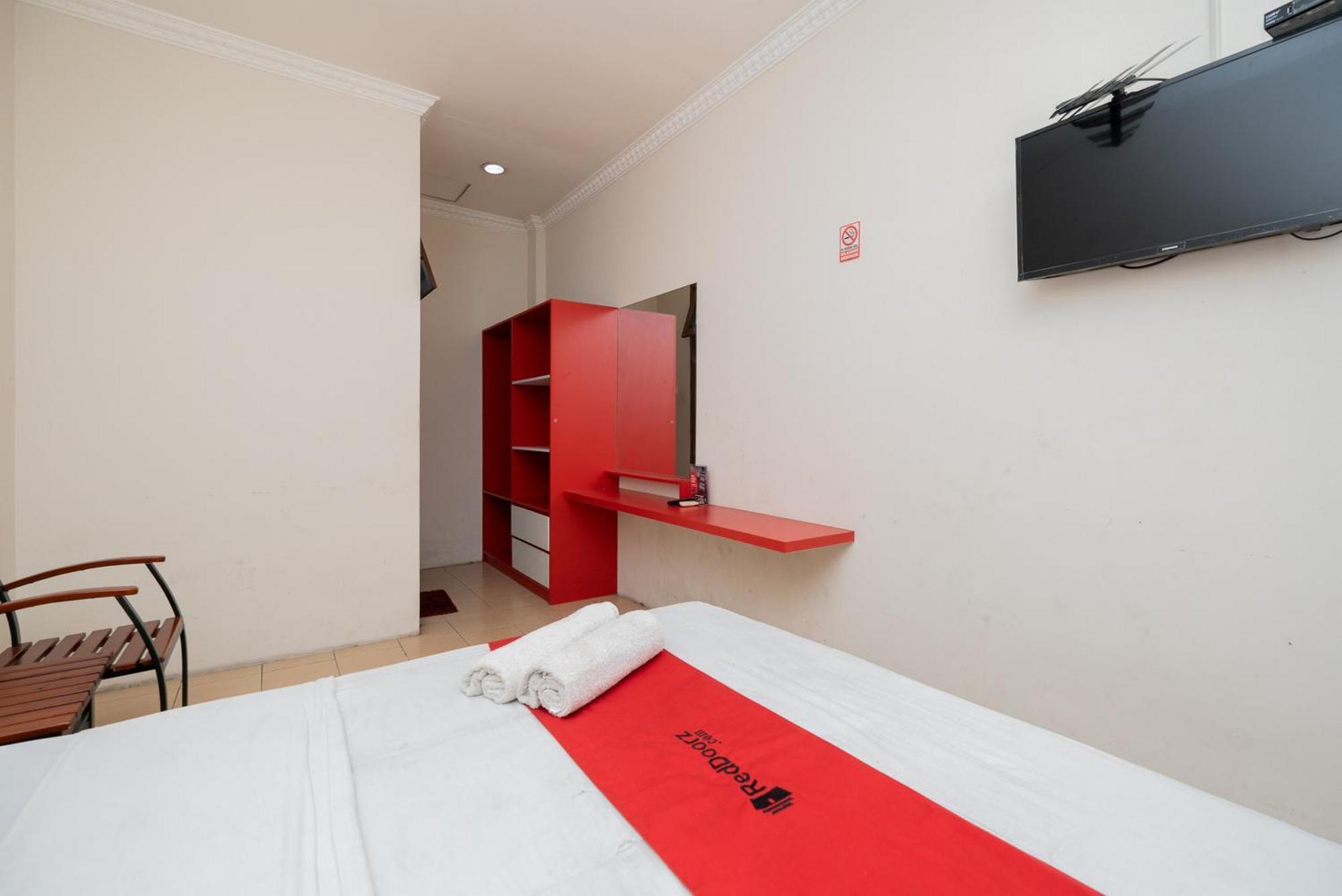 เรดดอร์ซ พลัส แอต กูนังซารี สุราบายา Hotel Kedurus ภายนอก รูปภาพ
