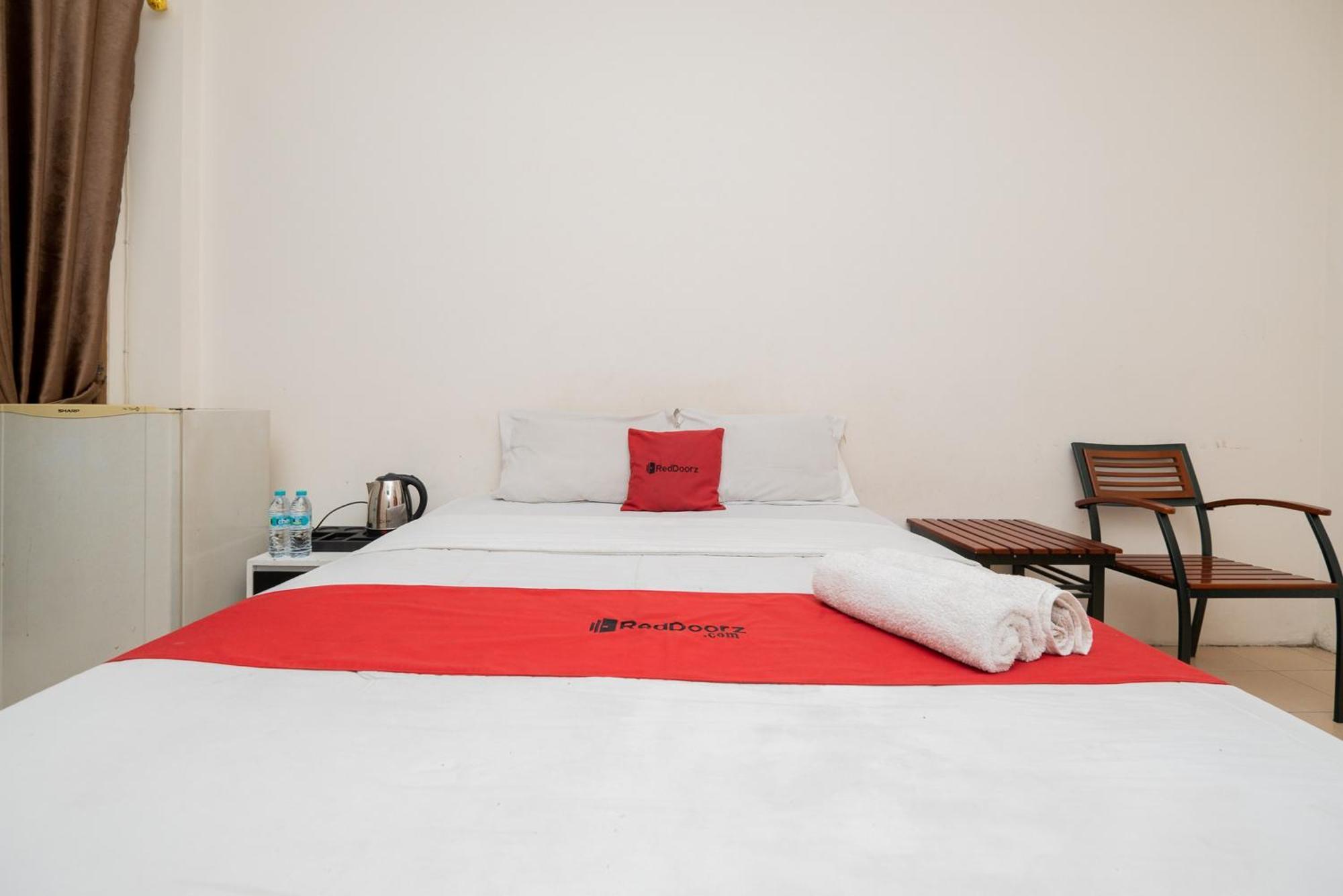 เรดดอร์ซ พลัส แอต กูนังซารี สุราบายา Hotel Kedurus ภายนอก รูปภาพ