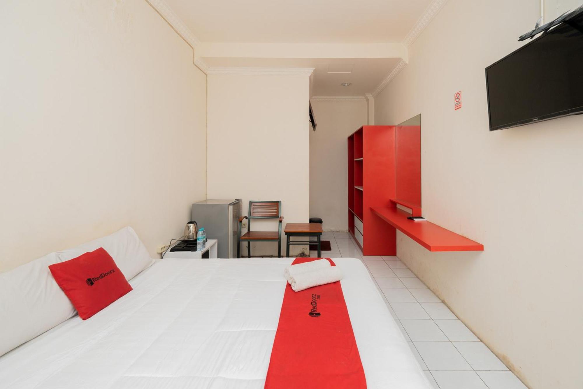 เรดดอร์ซ พลัส แอต กูนังซารี สุราบายา Hotel Kedurus ภายนอก รูปภาพ