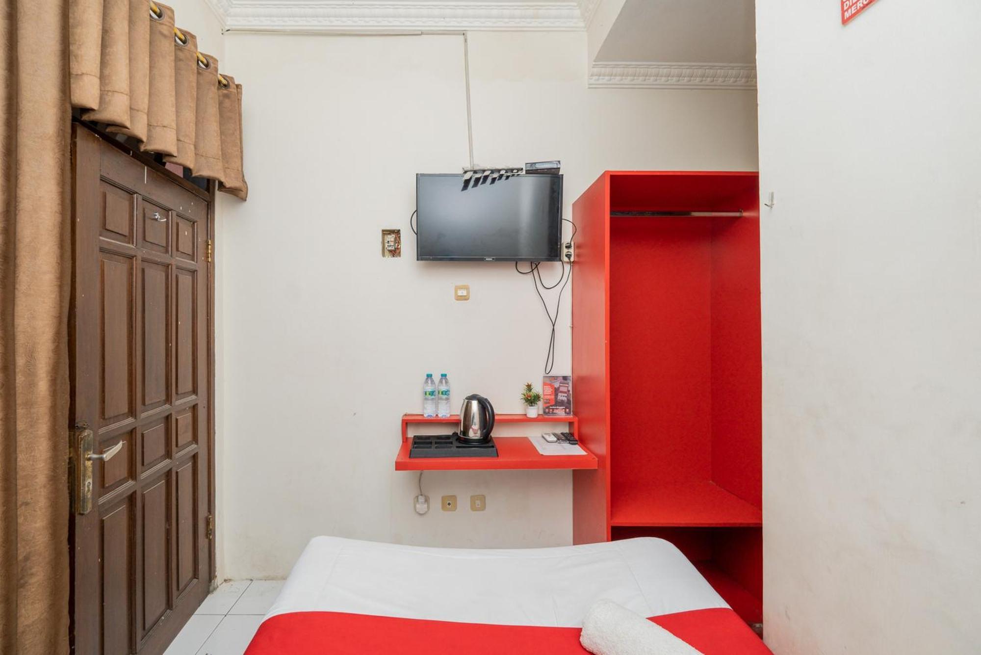 เรดดอร์ซ พลัส แอต กูนังซารี สุราบายา Hotel Kedurus ภายนอก รูปภาพ