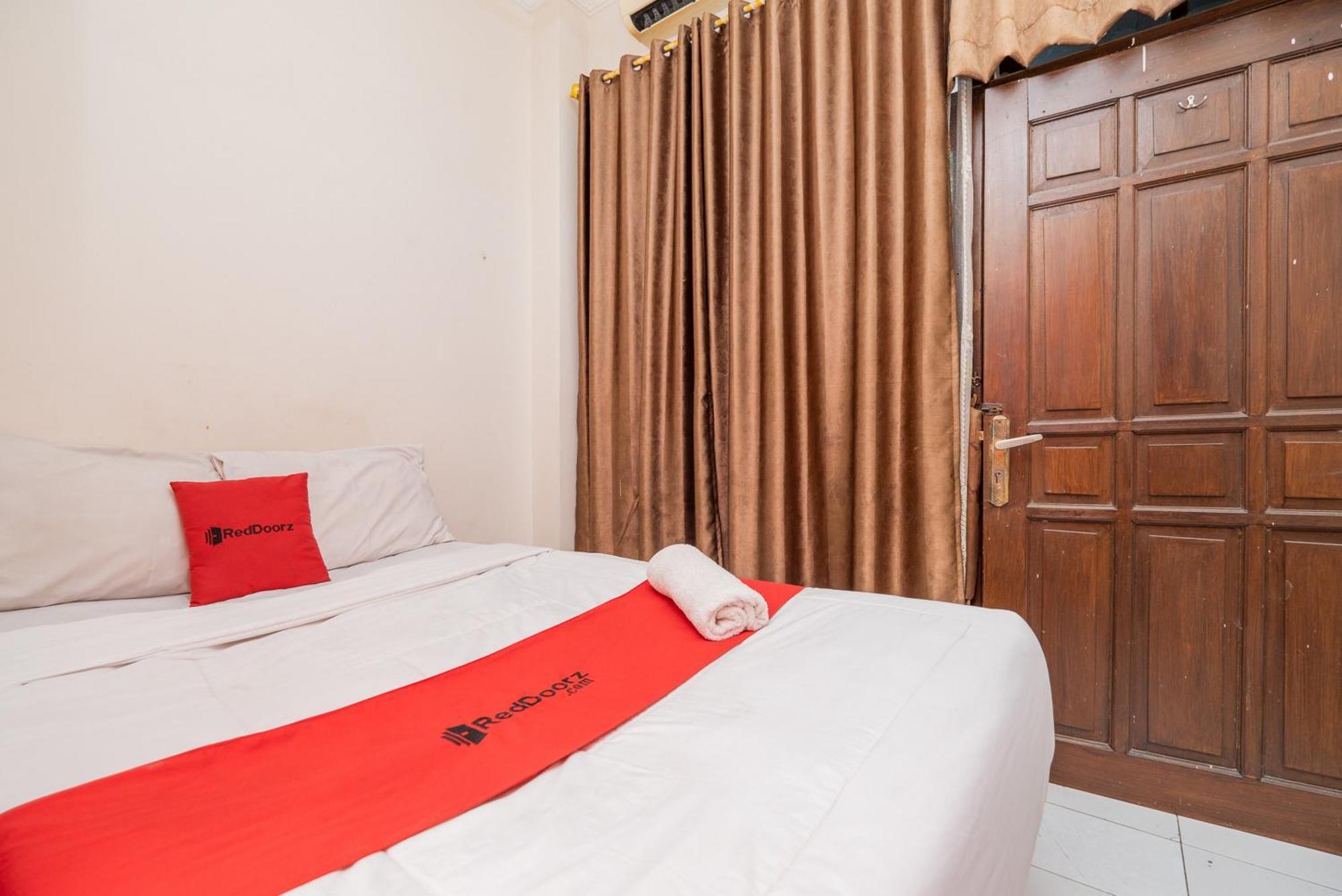 เรดดอร์ซ พลัส แอต กูนังซารี สุราบายา Hotel Kedurus ภายนอก รูปภาพ